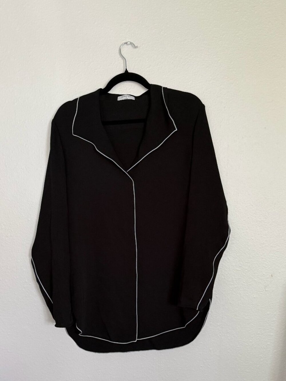 Aritzia Babaton Pajama Blouse Black Contrast White Piping Button Up Shirt M